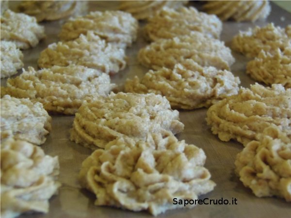 Biscotti raw di grano saraceno